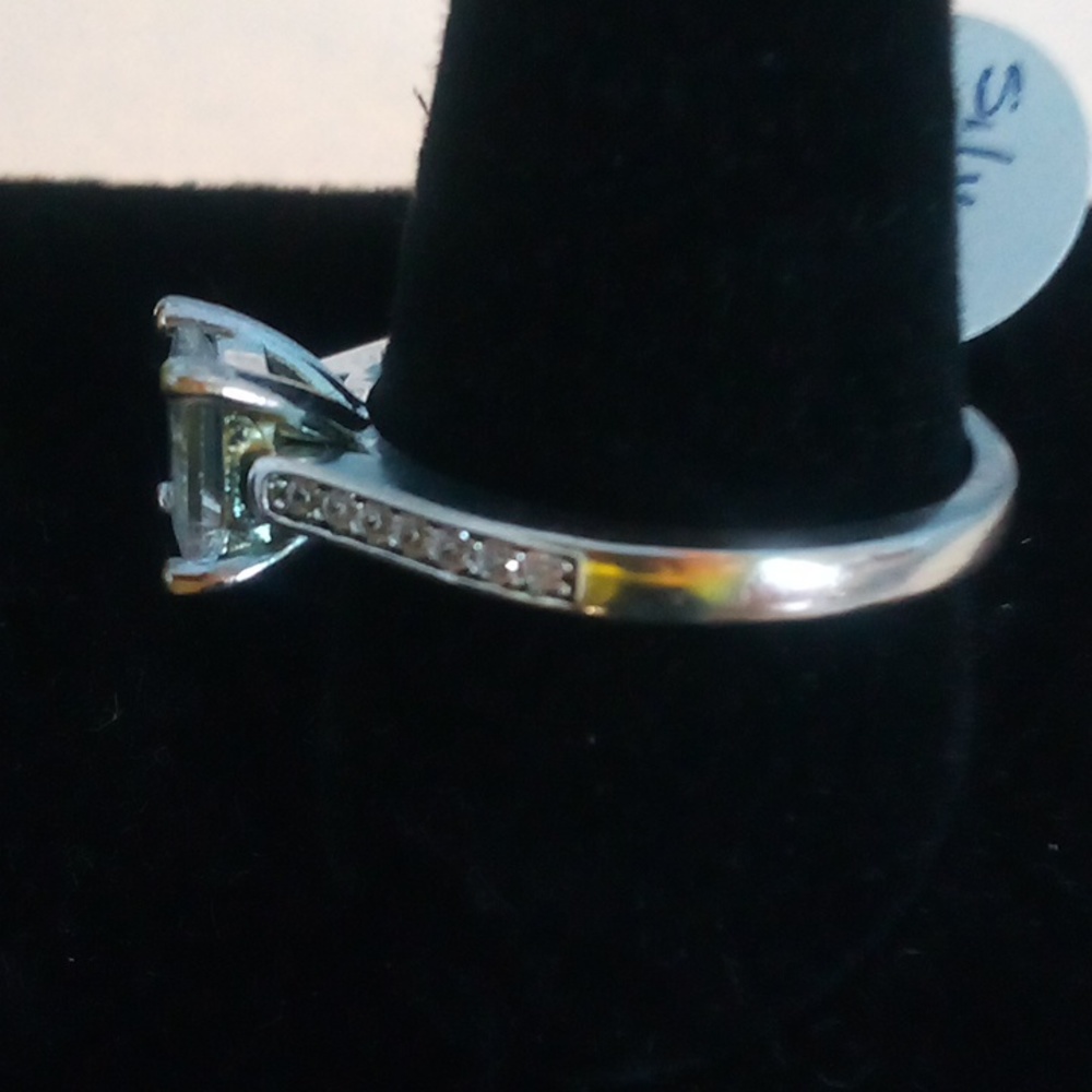Ring - Picture 2 of 2